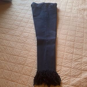 Black jeans. Never worn, but I took the tag off before I tried them on. Size 9